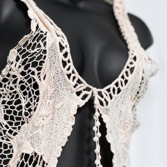 Banana U.S.A Crochet Vest with Fringe - Picture 2 of 3